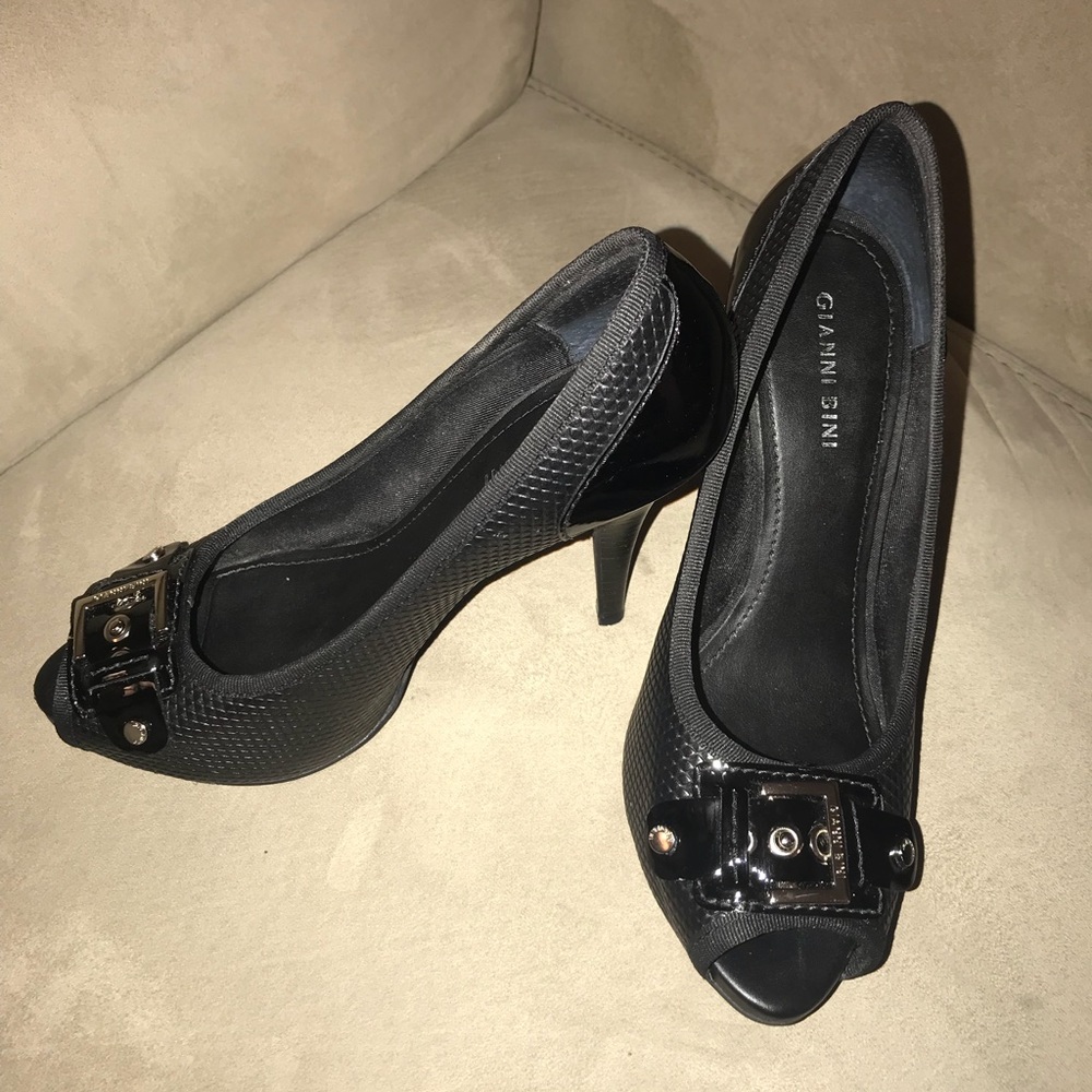 Gianni Bini Black Peep toe heels sz 10